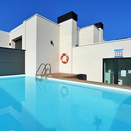 Galihost - Precioso Con Piscina En Playa De Silgar